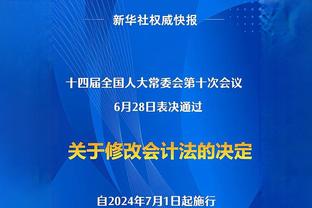 气质拉满！杜兰特现身纽约出席街头曲棍球活动？